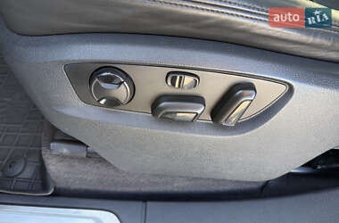 Внедорожник / Кроссовер Volkswagen Touareg 2012 в 