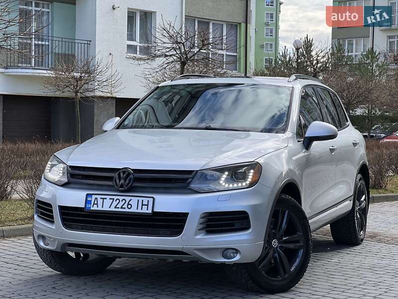 Позашляховик / Кросовер Volkswagen Touareg 2011 в Чернівцях