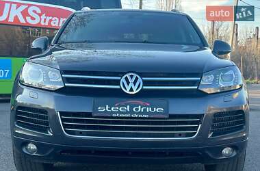 Позашляховик / Кросовер Volkswagen Touareg 2011 в 