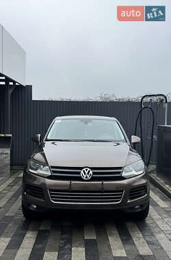 Позашляховик / Кросовер Volkswagen Touareg 2011 в Ужгороді