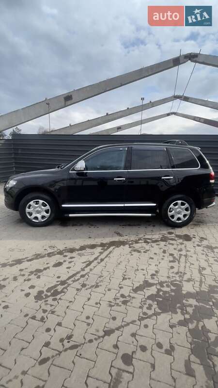 Внедорожник / Кроссовер Volkswagen Touareg 2007 в Сумах
