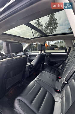 Внедорожник / Кроссовер Volkswagen Touareg 2015 в 