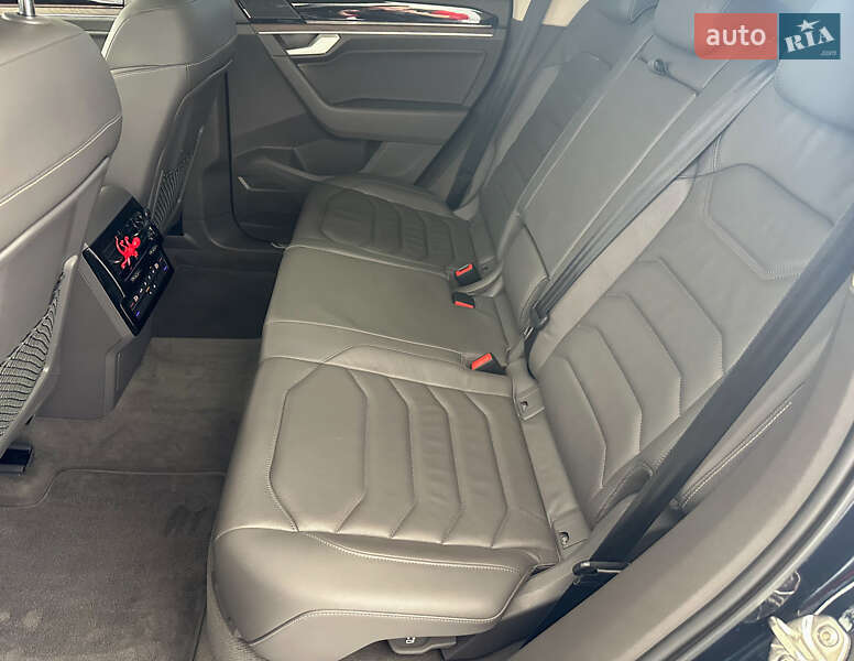 Позашляховик / Кросовер Volkswagen Touareg 2019 в Львові