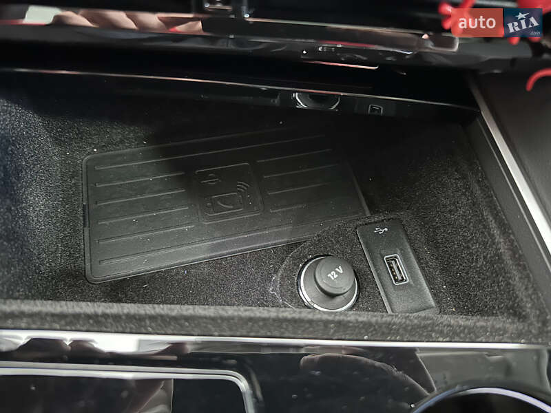 Позашляховик / Кросовер Volkswagen Touareg 2019 в Львові