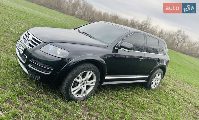 Позашляховик / Кросовер Volkswagen Touareg 2005 в Дніпрі