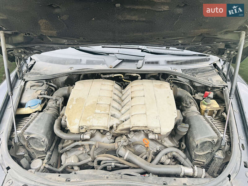 Позашляховик / Кросовер Volkswagen Touareg 2005 в Дніпрі