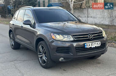 Внедорожник / Кроссовер Volkswagen Touareg 2012 в 