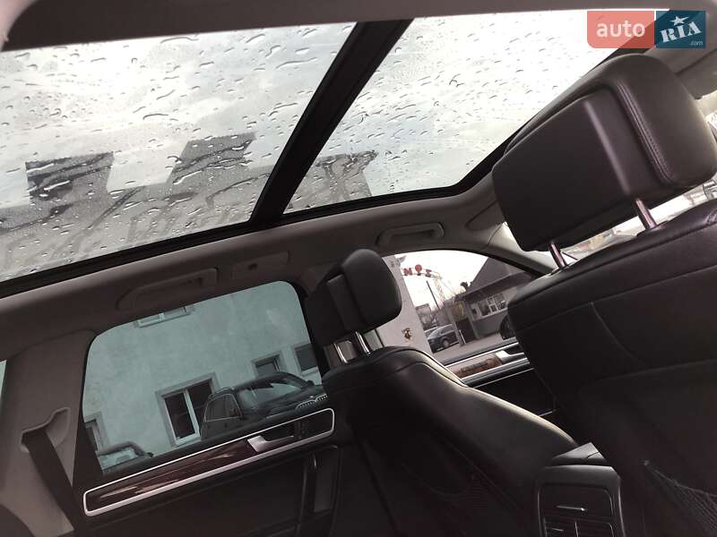 Внедорожник / Кроссовер Volkswagen Touareg 2011 в Теофиполе