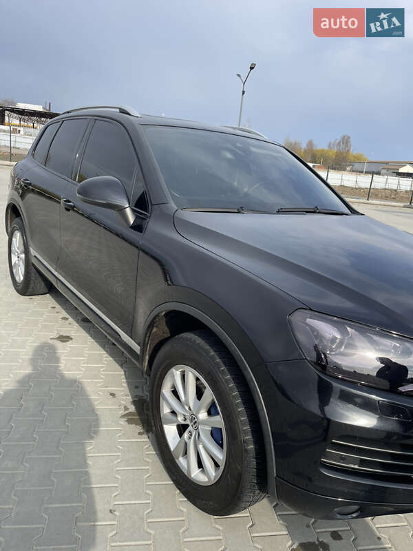 Внедорожник / Кроссовер Volkswagen Touareg 2010 в Виннице
