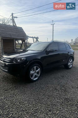 Позашляховик / Кросовер Volkswagen Touareg 2011 в 