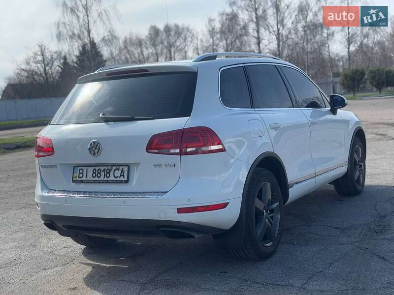 Позашляховик / Кросовер Volkswagen Touareg 2014 в Лубнах