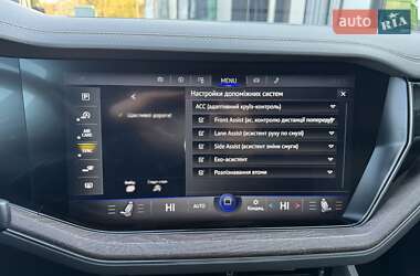 Внедорожник / Кроссовер Volkswagen Touareg 2022 в 