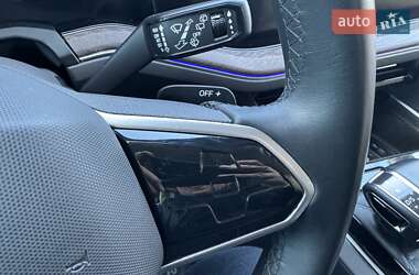 Внедорожник / Кроссовер Volkswagen Touareg 2022 в 