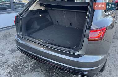 Внедорожник / Кроссовер Volkswagen Touareg 2022 в 