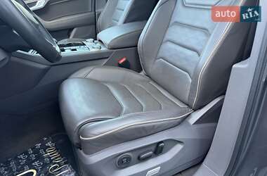 Внедорожник / Кроссовер Volkswagen Touareg 2022 в 