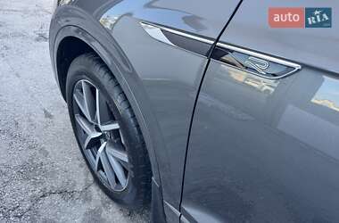 Внедорожник / Кроссовер Volkswagen Touareg 2022 в 
