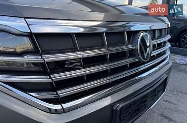 Внедорожник / Кроссовер Volkswagen Touareg 2022 в 