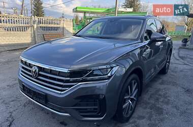 Внедорожник / Кроссовер Volkswagen Touareg 2022 в 
