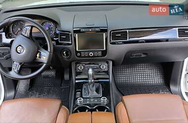 Внедорожник / Кроссовер Volkswagen Touareg 2014 в 