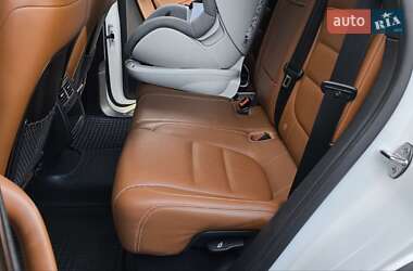 Внедорожник / Кроссовер Volkswagen Touareg 2014 в 