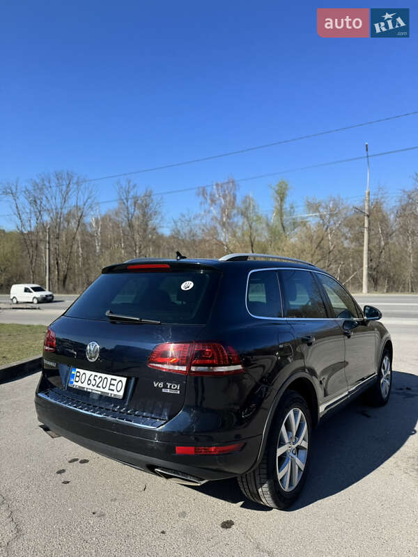 Внедорожник / Кроссовер Volkswagen Touareg 2013 в Тернополе