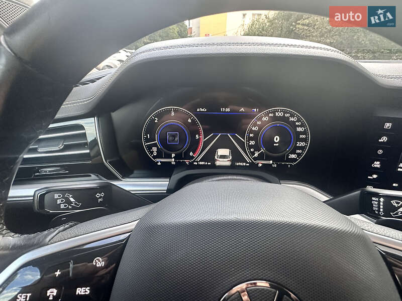 Позашляховик / Кросовер Volkswagen Touareg 2020 в Вінниці