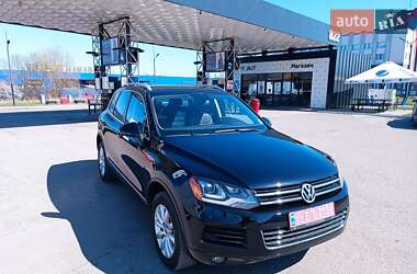 Внедорожник / Кроссовер Volkswagen Touareg 2013 в Дубно