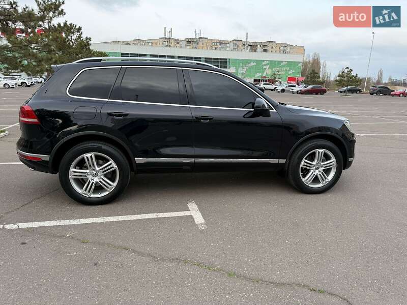 Позашляховик / Кросовер Volkswagen Touareg 2014 в Миколаєві