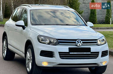 Внедорожник / Кроссовер Volkswagen Touareg 2012 в 