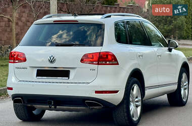 Внедорожник / Кроссовер Volkswagen Touareg 2012 в 