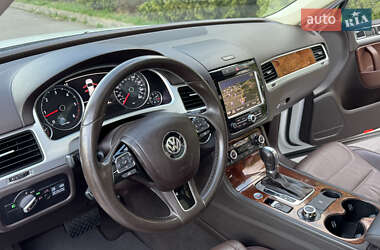 Внедорожник / Кроссовер Volkswagen Touareg 2012 в 