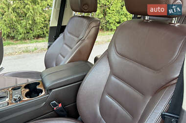 Внедорожник / Кроссовер Volkswagen Touareg 2012 в 