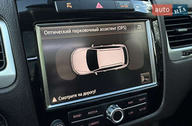 Внедорожник / Кроссовер Volkswagen Touareg 2012 в 