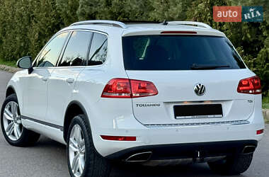 Внедорожник / Кроссовер Volkswagen Touareg 2012 в 