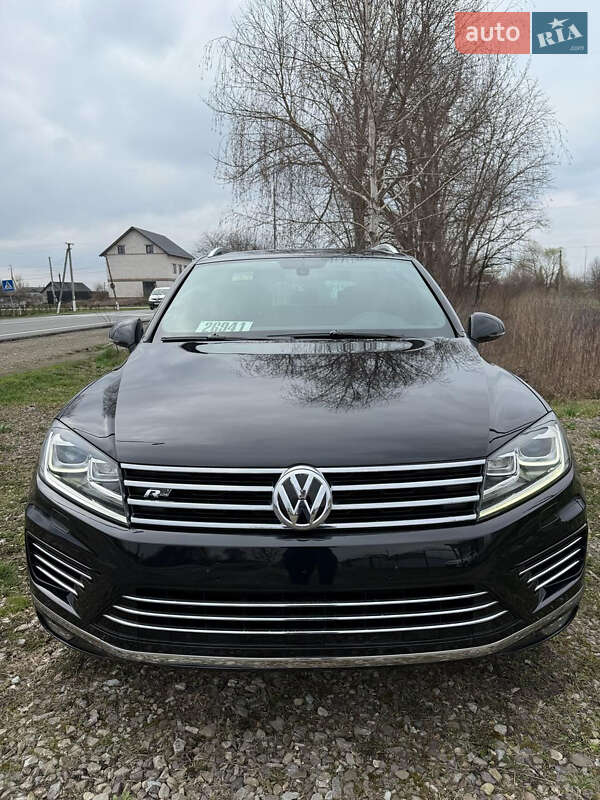 Позашляховик / Кросовер Volkswagen Touareg 2017 в Івано-Франківську