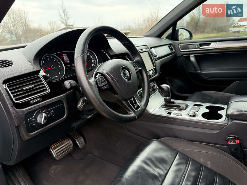Позашляховик / Кросовер Volkswagen Touareg 2017 в Івано-Франківську