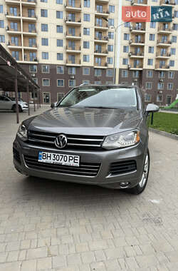 Внедорожник / Кроссовер Volkswagen Touareg 2010 в 