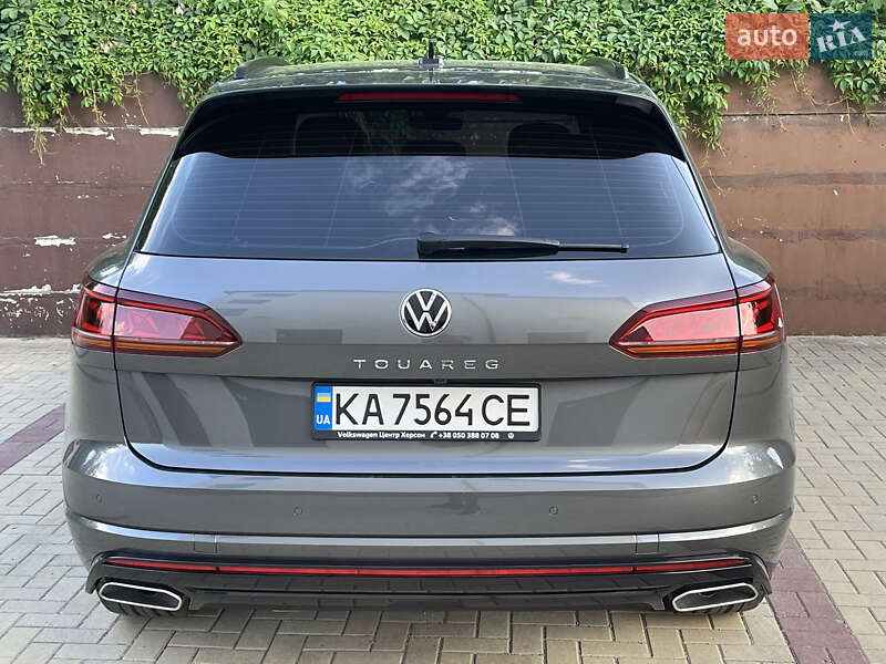 Позашляховик / Кросовер Volkswagen Touareg 2021 в Ужгороді