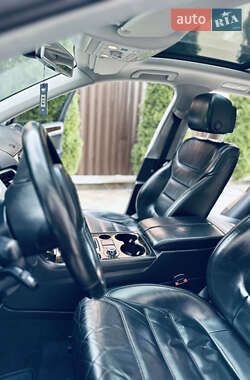 Внедорожник / Кроссовер Volkswagen Touareg 2011 в 