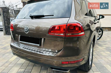 Внедорожник / Кроссовер Volkswagen Touareg 2011 в 