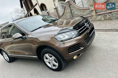 Внедорожник / Кроссовер Volkswagen Touareg 2011 в 
