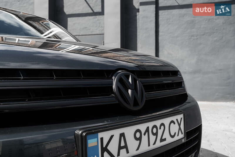 Позашляховик / Кросовер Volkswagen Touareg 2013 в Києві