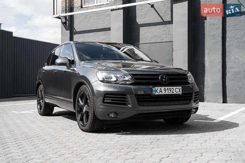 Позашляховик / Кросовер Volkswagen Touareg 2013 в Києві
