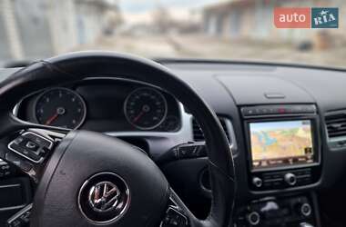 Внедорожник / Кроссовер Volkswagen Touareg 2016 в 