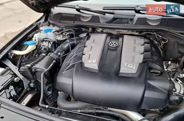 Внедорожник / Кроссовер Volkswagen Touareg 2016 в 