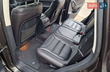 Внедорожник / Кроссовер Volkswagen Touareg 2016 в 