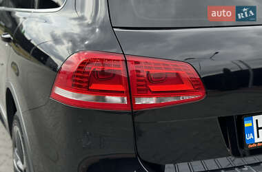 Внедорожник / Кроссовер Volkswagen Touareg 2013 в 