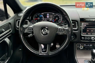 Внедорожник / Кроссовер Volkswagen Touareg 2013 в 
