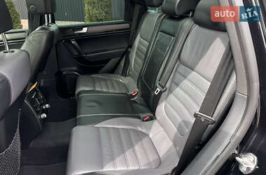 Внедорожник / Кроссовер Volkswagen Touareg 2013 в 