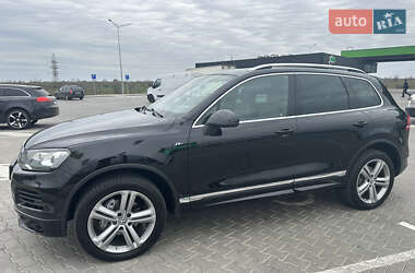 Внедорожник / Кроссовер Volkswagen Touareg 2014 в 